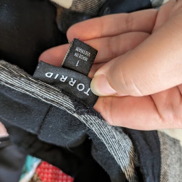 Torrid Cream and Black Plaid Flannel with Hood Size 1/1X - Picture 3 of 10